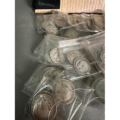 120 - A large selection of English coins to include half crowns, schillings, pennies, half pennies etc.