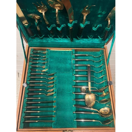 188 - A boxed set of cutlery