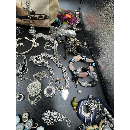 151 - A selection of costume jewellery to include necklaces, bracelets, earrings etc.