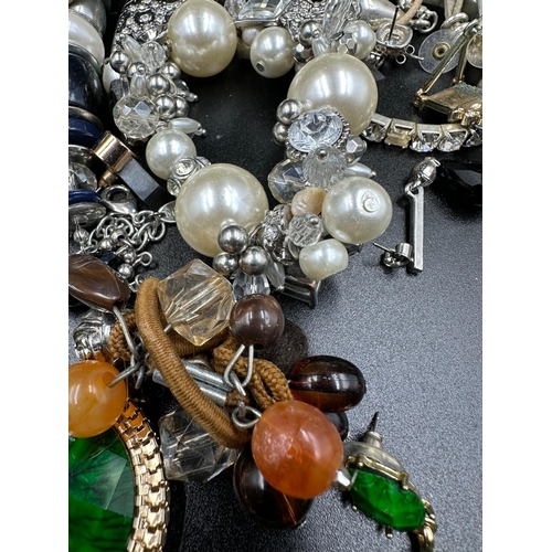 150 - A selection of costume jewellery to include necklaces, bracelets, earrings etc.