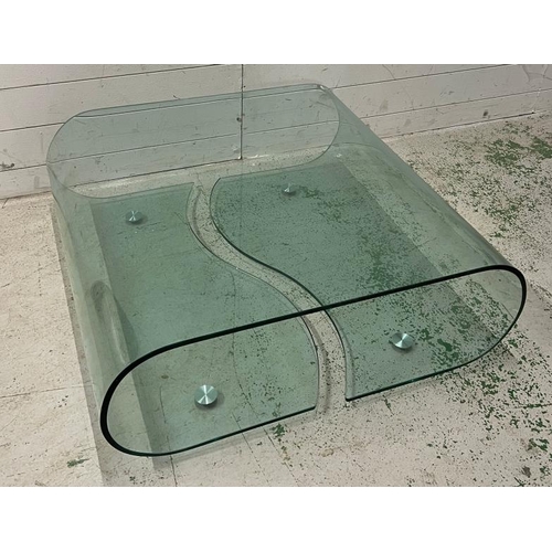 102 - A modern rectangle glass coffee table (H30cm W95cm D90cm)