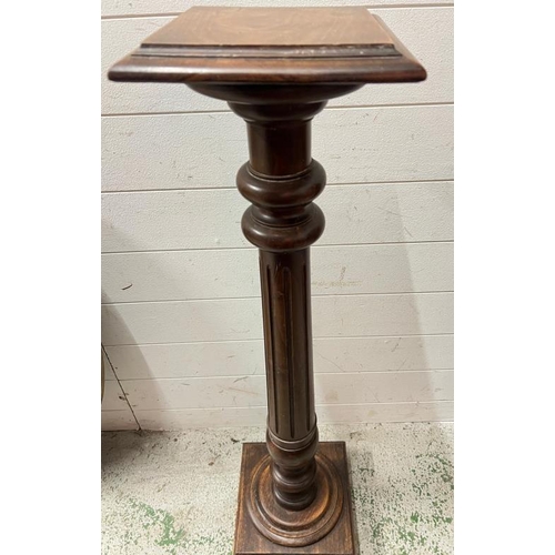 111 - Victorian torchiere turned pedestal on a square base (H102cm)