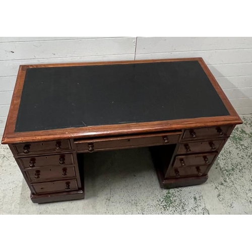 153 - Twin pedestal desk with graduating drawers (H72cm W120cm D58cm)