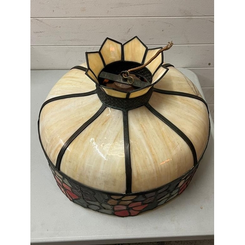 228 - A Tiffany style lamp shade (H40cm Dia52cm)