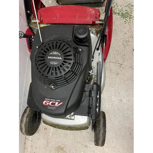 245 - A Honda GCV 140 Mountfield mower/roller