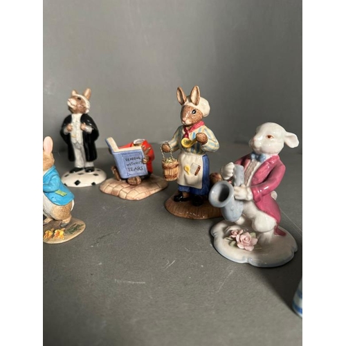 340 - A selection of Beatrix Potter and bunnykins figures to include Peter Rabbit