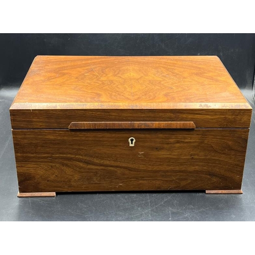 395 - Humidor box (inside AF) (H16cm W36cm D23cm)