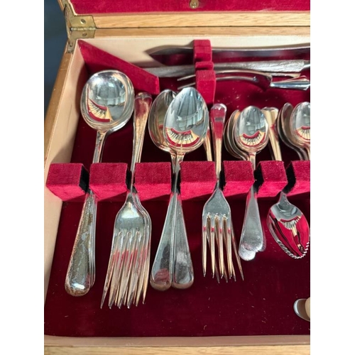 408 - A six place canteen of cutlery by Webber and Hill to include a carving set