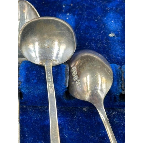 441 - A mixed set of six silver teaspoons, five of one style and one other hallmarked.