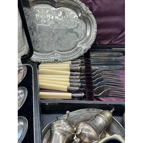 470 - A selection of silver plate items to include three silver teaspoons