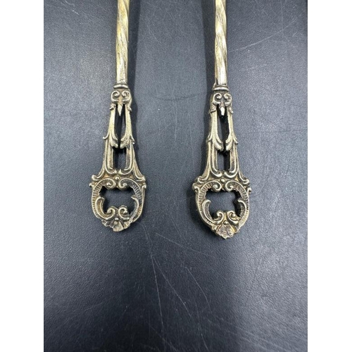 473 - A set of Continental silver teaspoons, marked 800, approximate weight 41g.