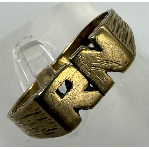 612 - A 9ct gold ring with the initials RN, approximate weight 4.7g