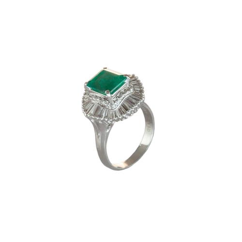 622 - An emerald and diamond ballerina style cluster ring, emerald cut emerald, approximately 2.25 carat, ... 