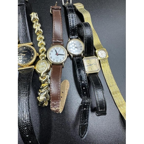 666 - A quantity of ladies and gents wristwatches, various makers and styles.