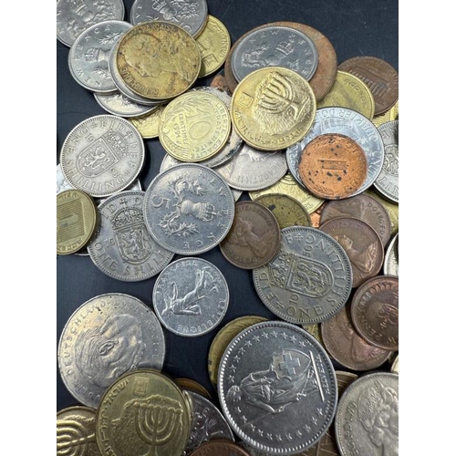 672 - A quantity of UK and some work coinage to include Deuchmarks Israeli Shekels and French Frances