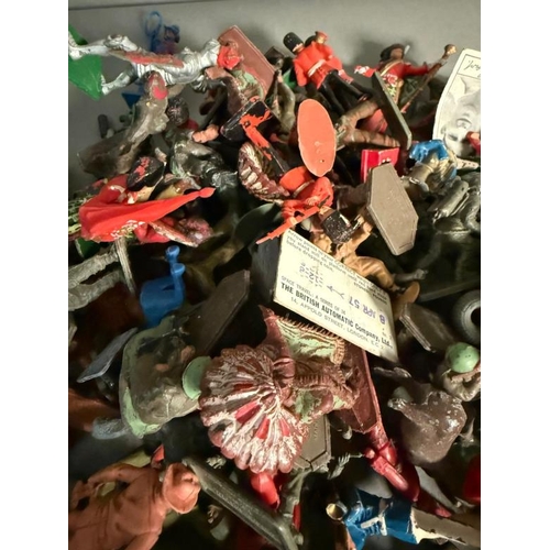 811 - A quantity of plastic and some lead toy figures, various makers, some AF