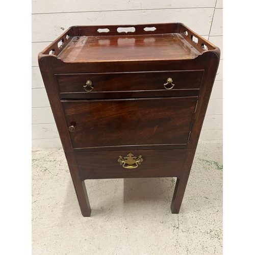 90 - Georgian mahogany tray- top commode bedside cabinet  (H82cm W51cm D45cm)