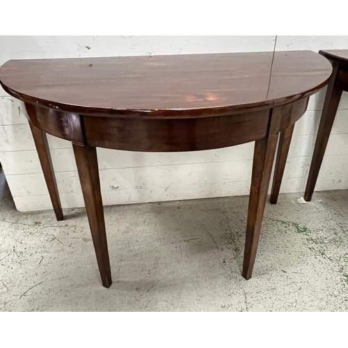 131 - Georgian style oval dining table opening to two D end side tables (H77cm W185cm D125cm)