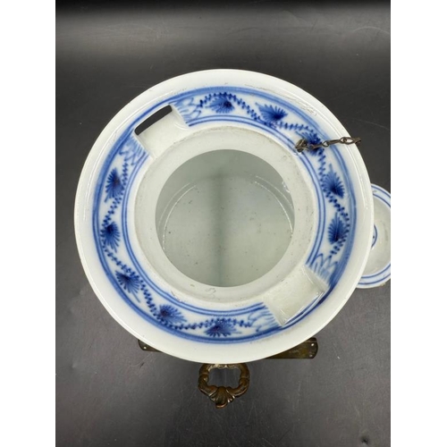 289 - A Meissen blue and white sugar bowl along with a further Meissen pot