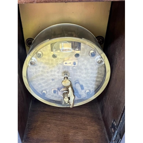 393 - 1940's bracket clock, Tempus fugit movement