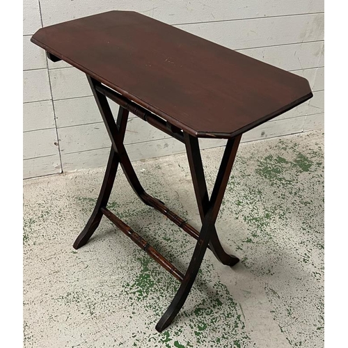 40 - A Beech folding table