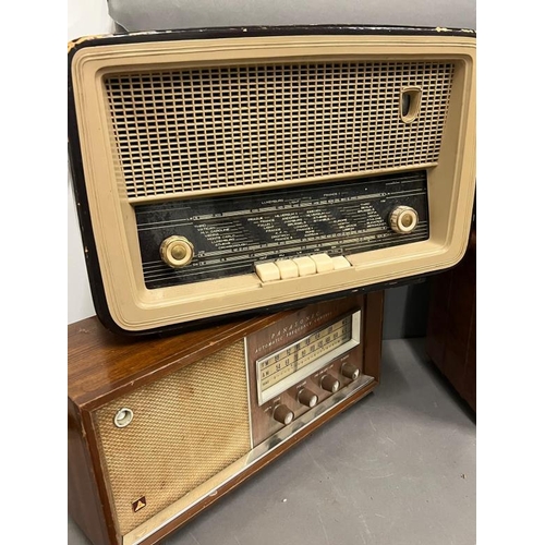 417 - Four vintage radio's