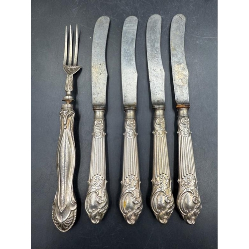 480 - A selection of AF silver flatware to include butter knives and a fork various hallmarks (approx weig... 