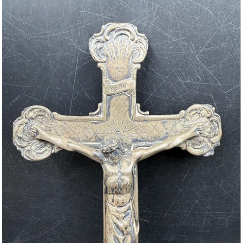 489 - A vintage hammered silver wall hanging crucifix font marked 800 (H24cm)