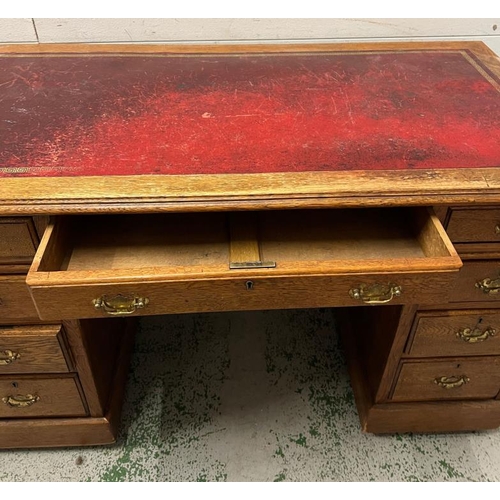 5 - A pedestal desk with leather top and drawers (H74cm W120cm D60cm)