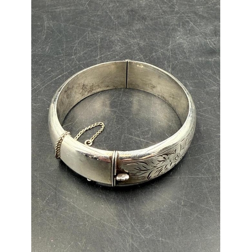 520 - A silver hallmarked bangle approx. total weight 27g