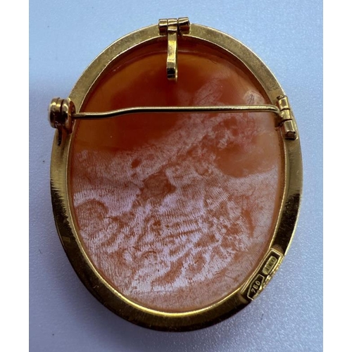 537 - An 18ct gold Cameo brooch/pendant, marked 750 and approximate weight 3.8g