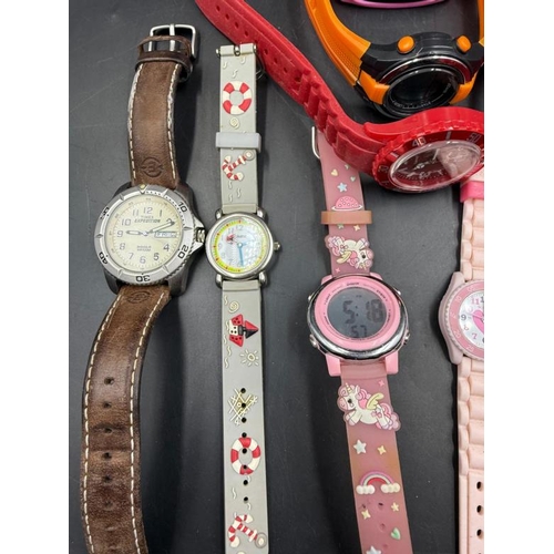 657 - A selection of ladies, gentleman's and children's wristwatches various makers