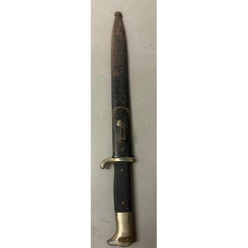 736 - An unmarked, possibly, German bayonet.