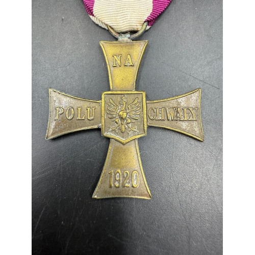 761 - A WWII Polish Cross for Valour medal.