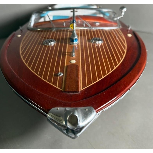 822 - A scale model of Riva Aquamarine speed boat (90cm in length)