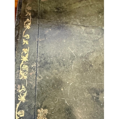 122 - An Edwardian style mahogany writing table with tooled green leather writing surface H98cm W106cm D54... 