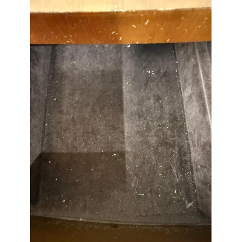 56 - A Regency style serpentine fronted veneered sideboard on fluted legs H92cm W160cm D47cm