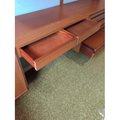 185 - Paul Cadovius Royal system H210cm W244cm D40cm