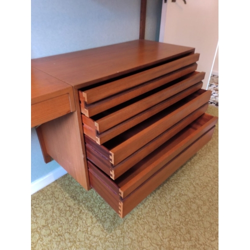 185 - Paul Cadovius Royal system H210cm W244cm D40cm