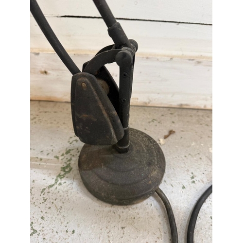 206 - A black industrial style canter lever desk lamp