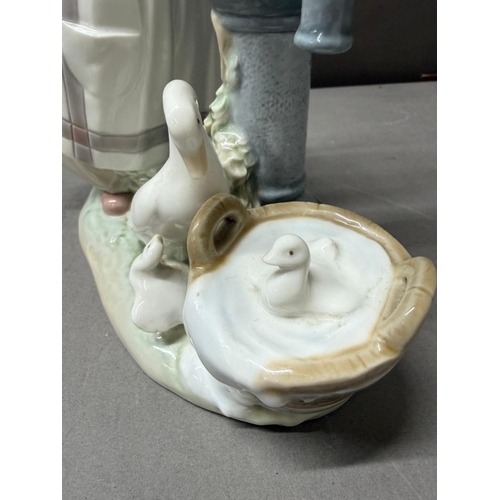 252 - Lladro 'Summer on the Farm' model number 5285 from the Four Seasons series.