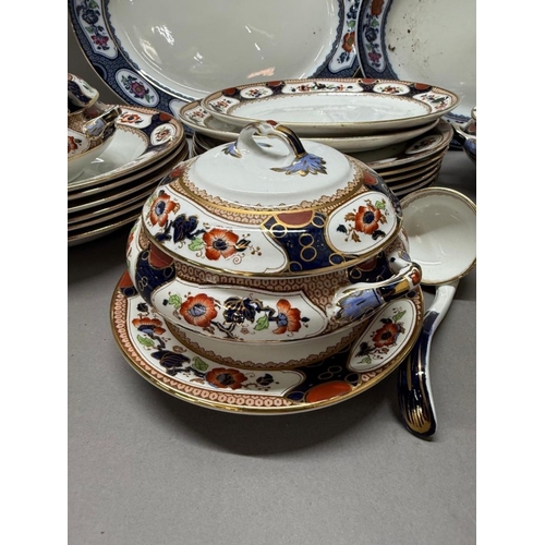 267 - A selection of Rosslyn Losol ware to include platters, tureens and plates