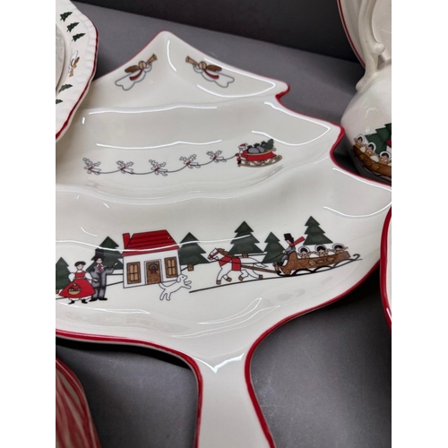272 - Mason's Christmas village dinner service, six place setting dinner service with serving platters etc... 
