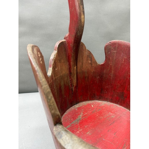 282 - A red painted Chinese swan or crane bucket