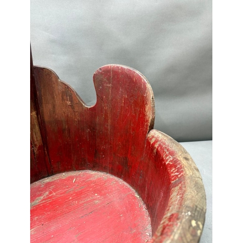 282 - A red painted Chinese swan or crane bucket