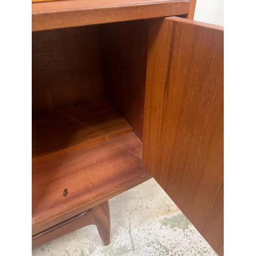 185A - G-plan fresco teak sideboard (no label) (H95cm x W151 x D46cm)