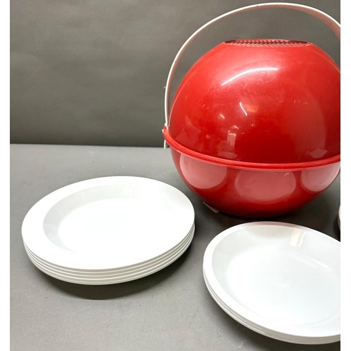 11 - A Vintage Guzzini Per Alimenti red plastic picnic ball