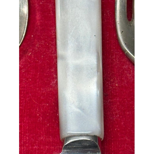 125 - A boxed Viners cutlery set