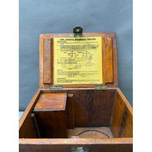 177 - A maritime or railway signalling yard arm lamp