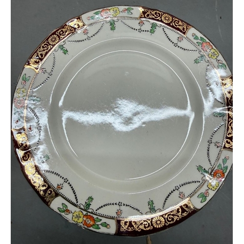 393 - A vintage Alfred Meakin Solway pattern including serving dishes and plates